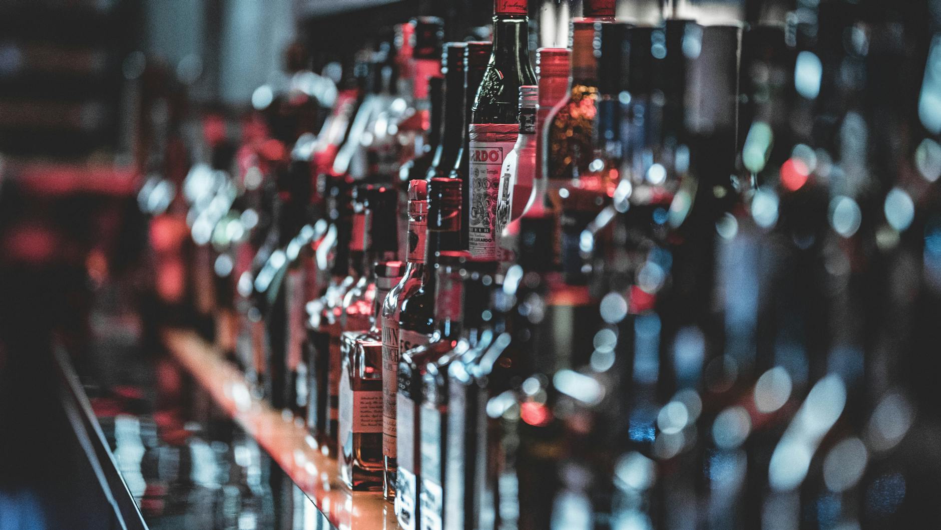 Prawica broni sprzedaży alkoholu w Sejmie