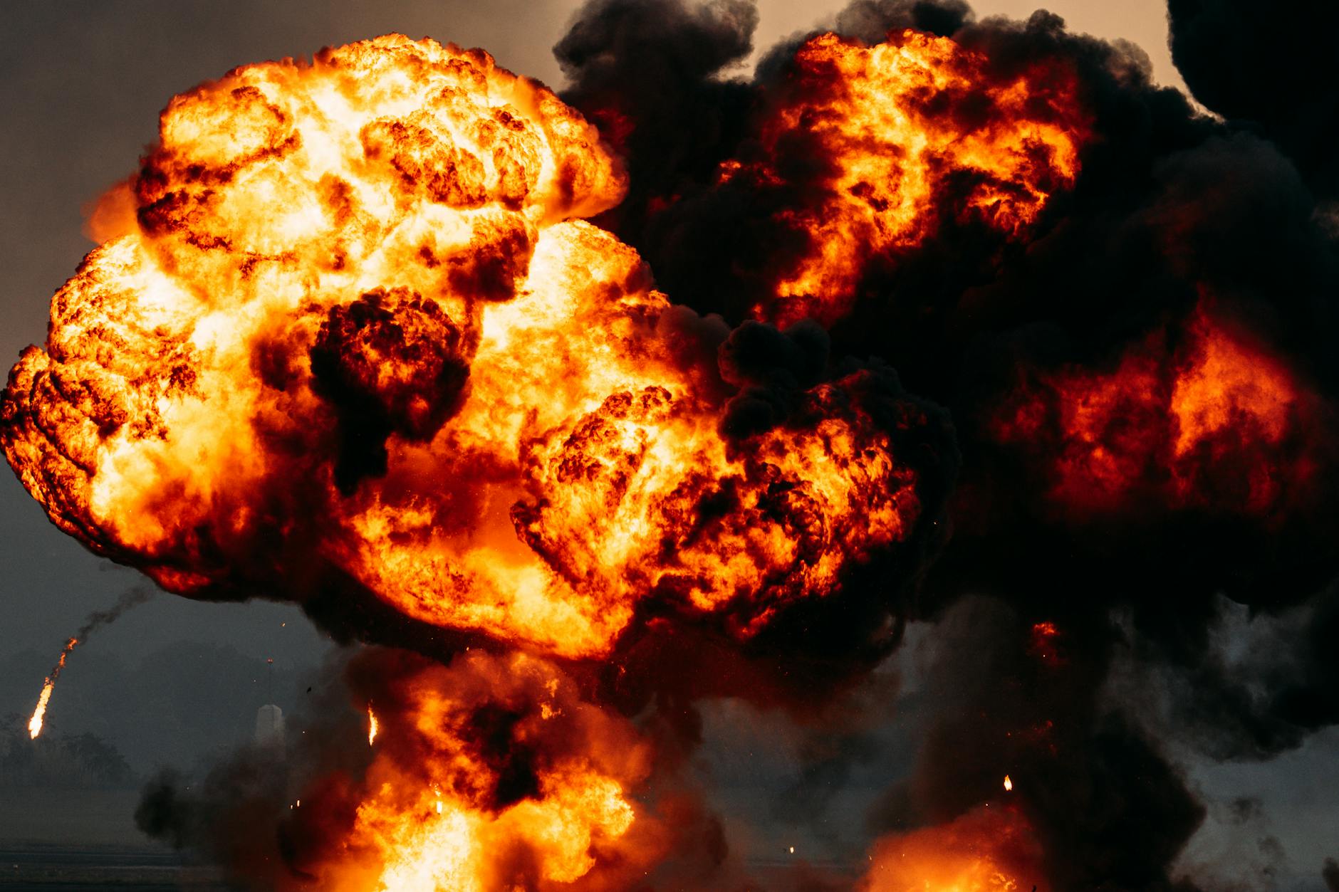 Specjalna operacja wojskowa w Iranie idzie wspaniale. Płoną złoża gazu