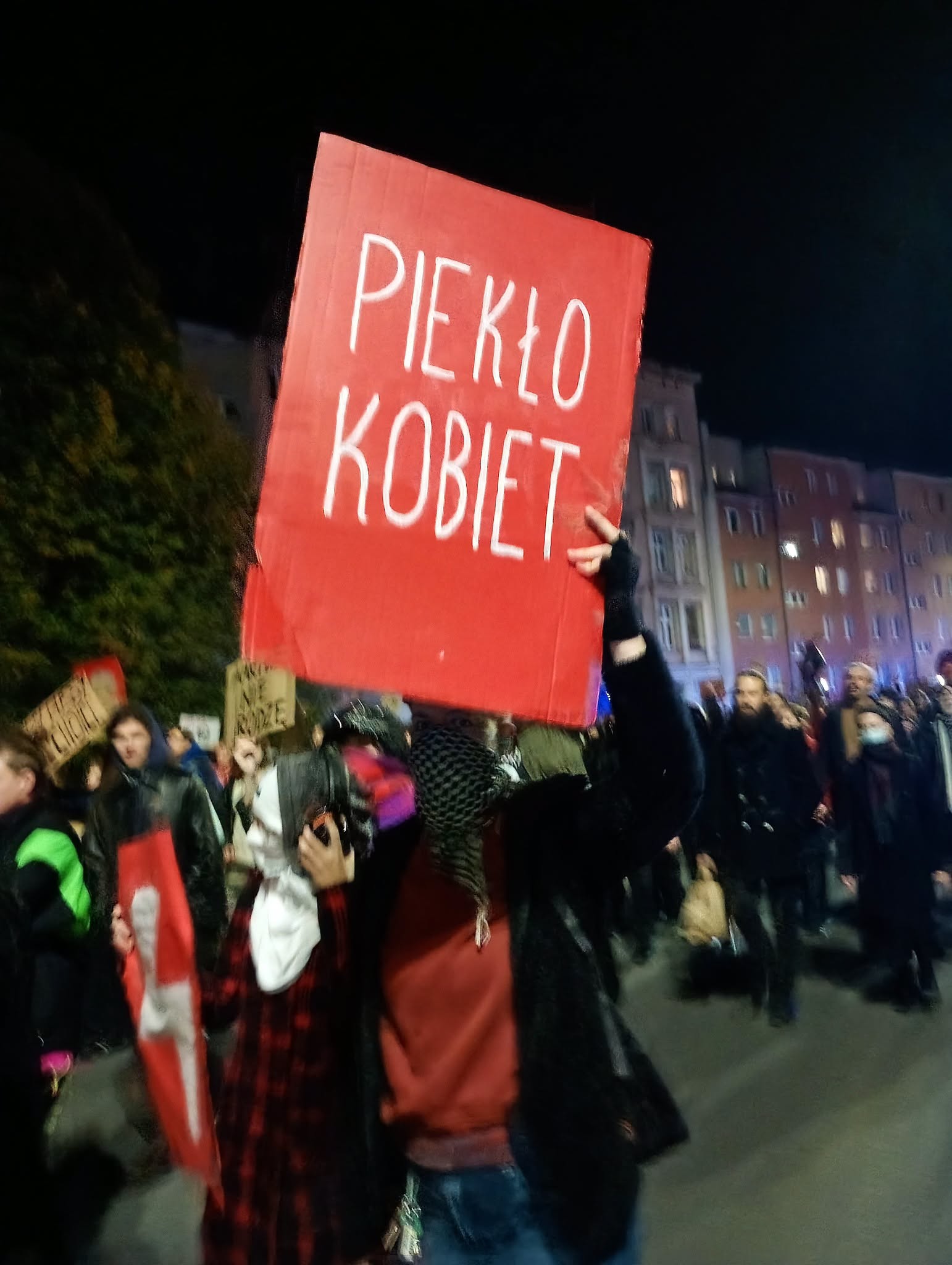 Nie udało się zamieść tematu legalnej aborcji pod dywan